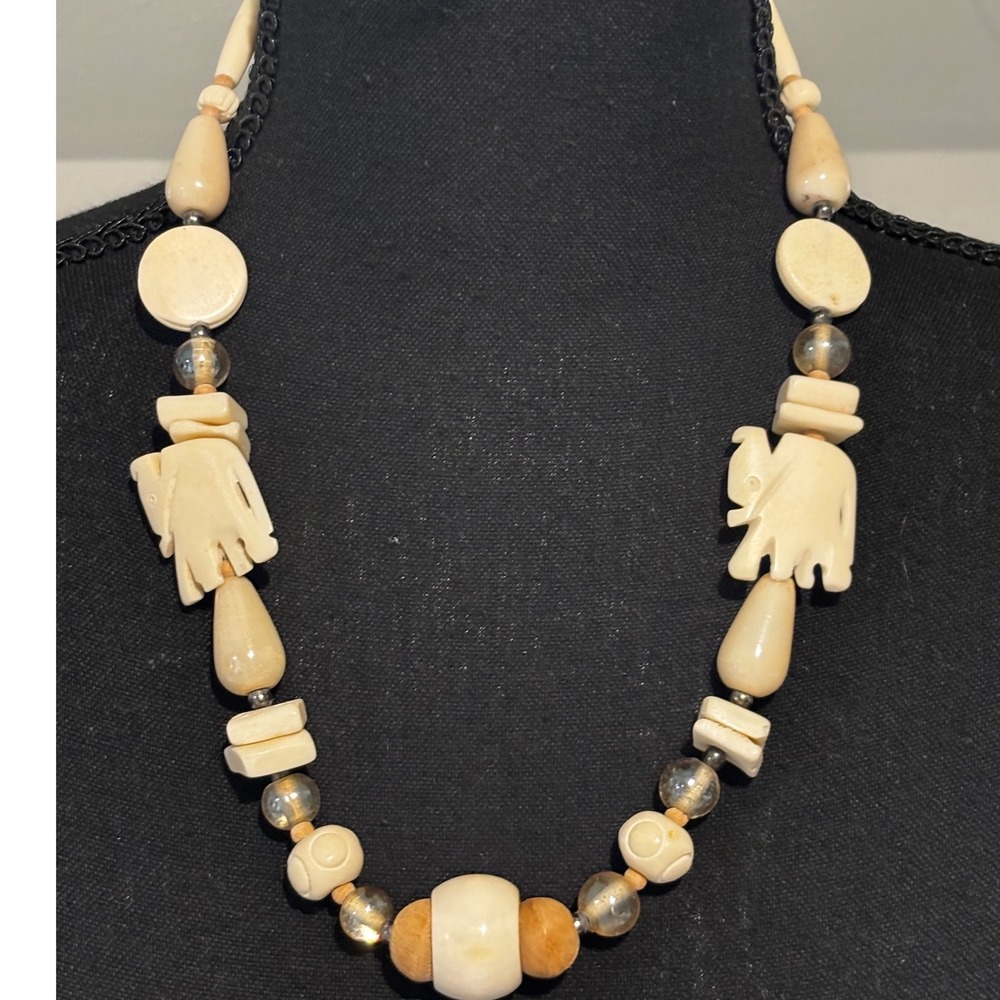 Vintage Carved Elephant Beaded Necklace Wood Glass Earthy Boho safari tribal